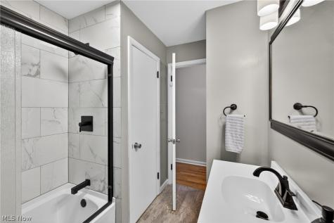 30121 Vineyard Road Willowick OH 44095