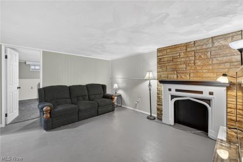 30121 Vineyard Road Willowick OH 44095