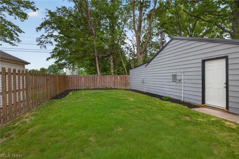 30121 Vineyard Road Willowick OH 44095