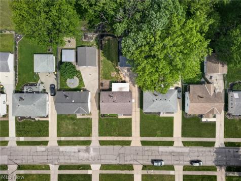 30121 Vineyard Road Willowick OH 44095