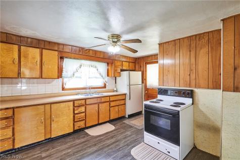 4293 Summit Road Norton OH 44203