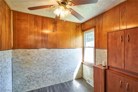 4293 Summit Road Norton OH 44203