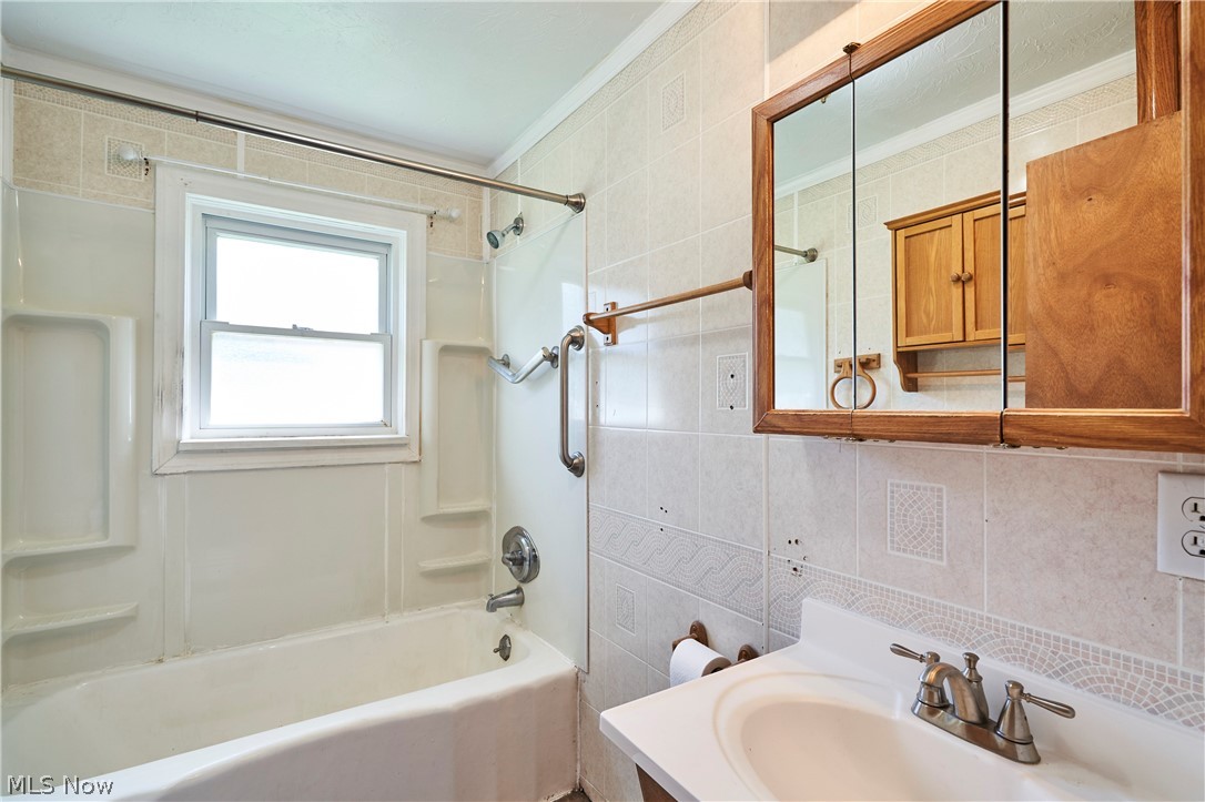 4293 Summit Road Norton OH 44203