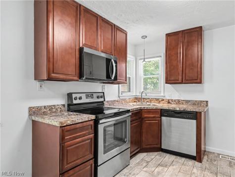 294 E 264th Street Euclid OH 44132