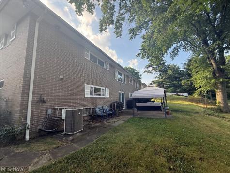800 Woodview Drive NE Massillon OH 44646