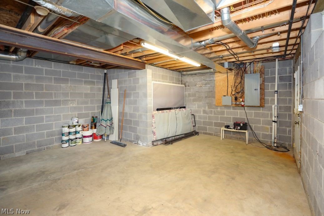 8651 Freedom Road Windham OH 44288