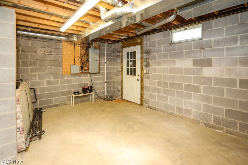 8651 Freedom Road Windham OH 44288