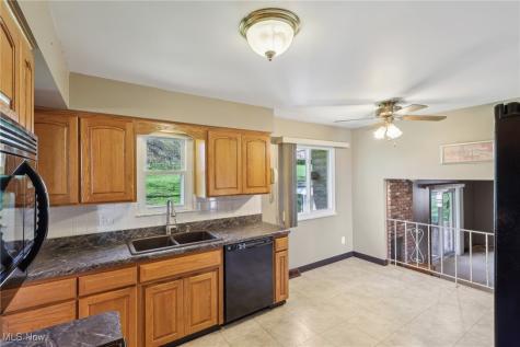 2271 Jacqueline Drive Parma OH 44134