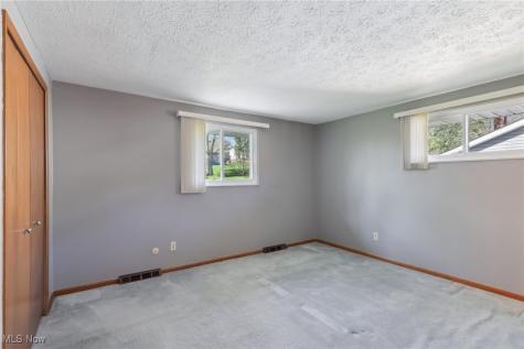2271 Jacqueline Drive Parma OH 44134