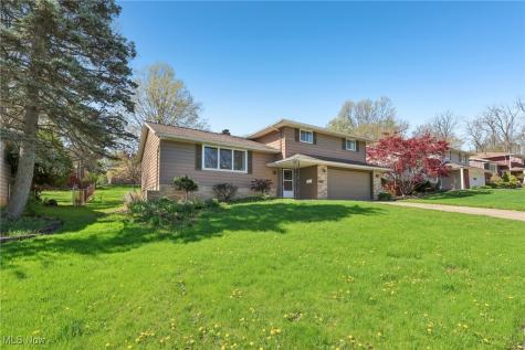 2271 Jacqueline Drive Parma OH 44134