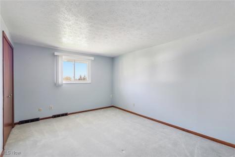 2271 Jacqueline Drive Parma OH 44134