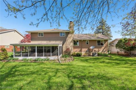 2271 Jacqueline Drive Parma OH 44134
