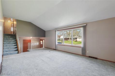 2271 Jacqueline Drive Parma OH 44134