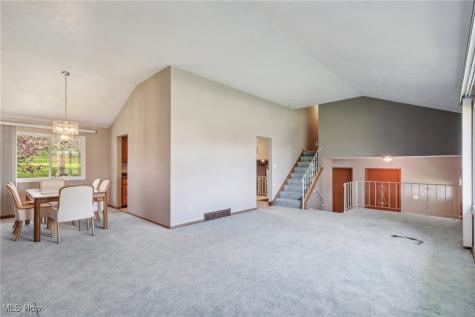2271 Jacqueline Drive Parma OH 44134
