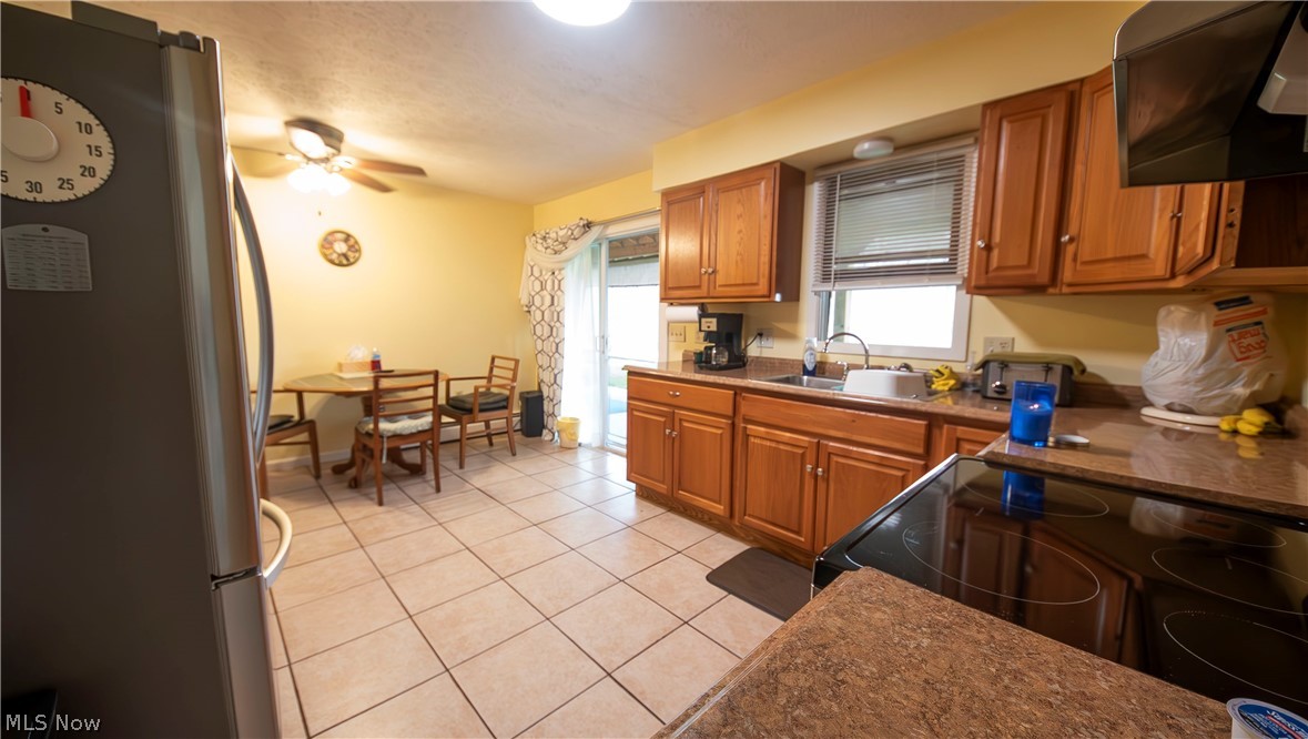 871 S County Line Road Geneva OH 44041