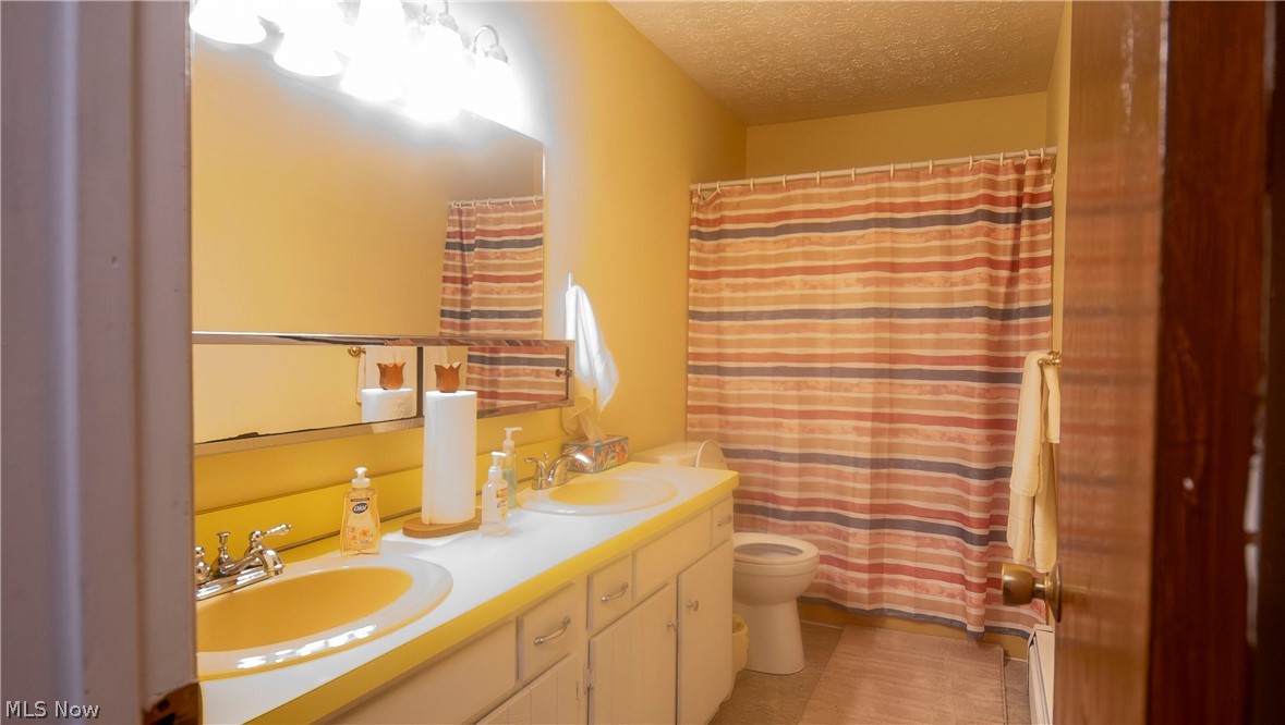 871 S County Line Road Geneva OH 44041