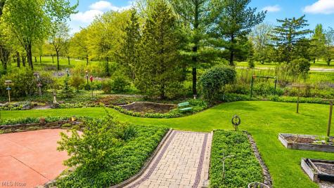 4498 Jaycox Road Avon OH 44011