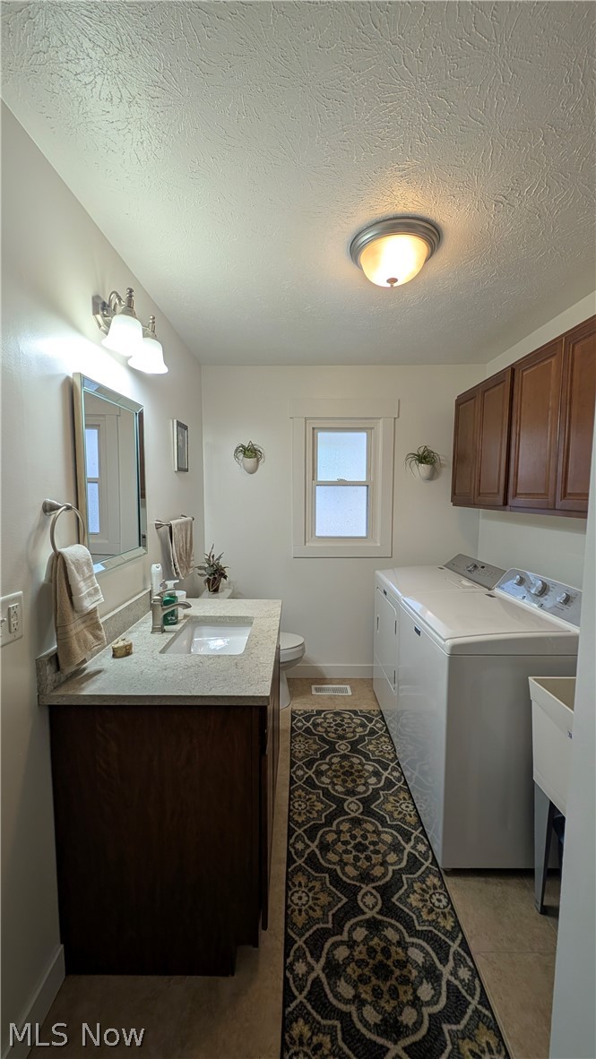 16 Keewaydin Drive Timberlake OH 44095