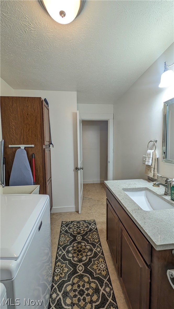 16 Keewaydin Drive Timberlake OH 44095
