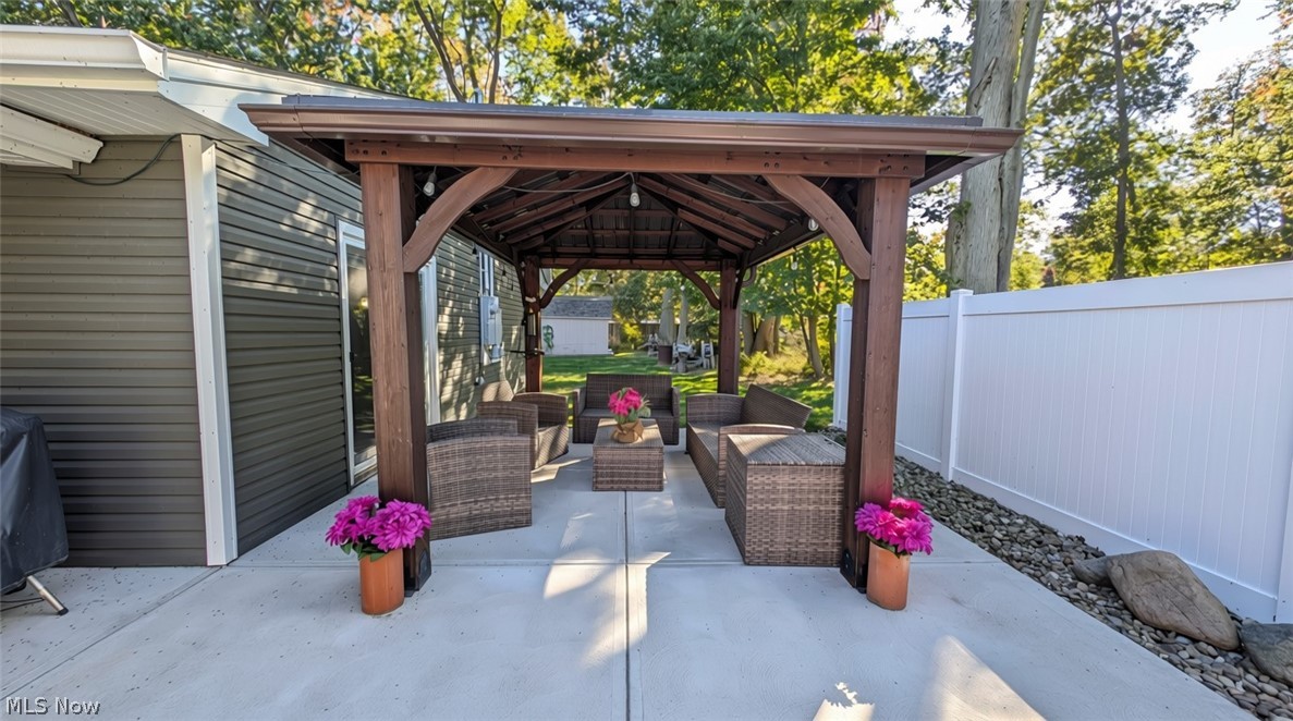 16 Keewaydin Drive Timberlake OH 44095