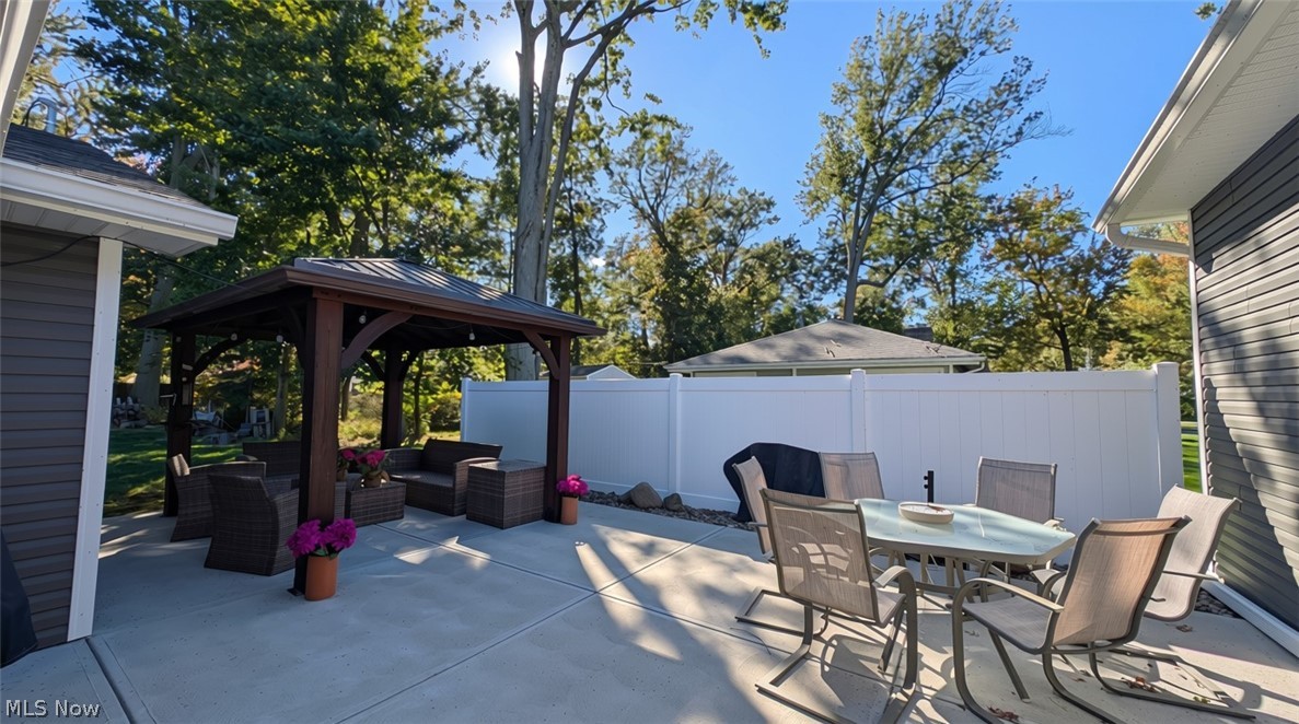 16 Keewaydin Drive Timberlake OH 44095