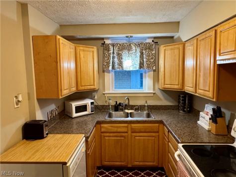 1011 Allison Avenue Lorain OH 44052