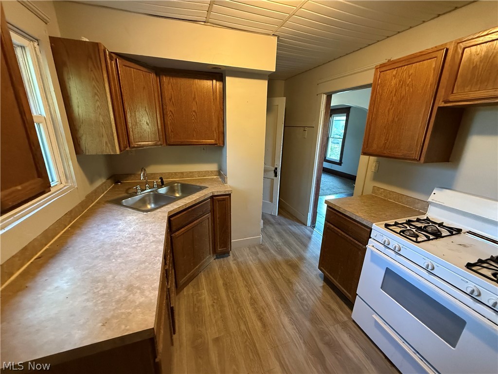 1033 Olive Avenue NE Warren OH 44483