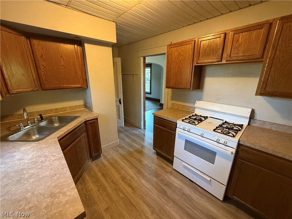 1033 Olive Avenue NE Warren OH 44483