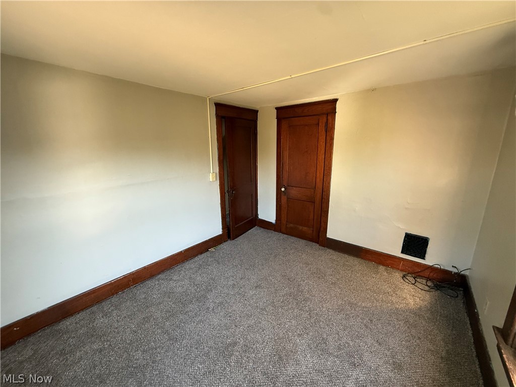1033 Olive Avenue NE Warren OH 44483