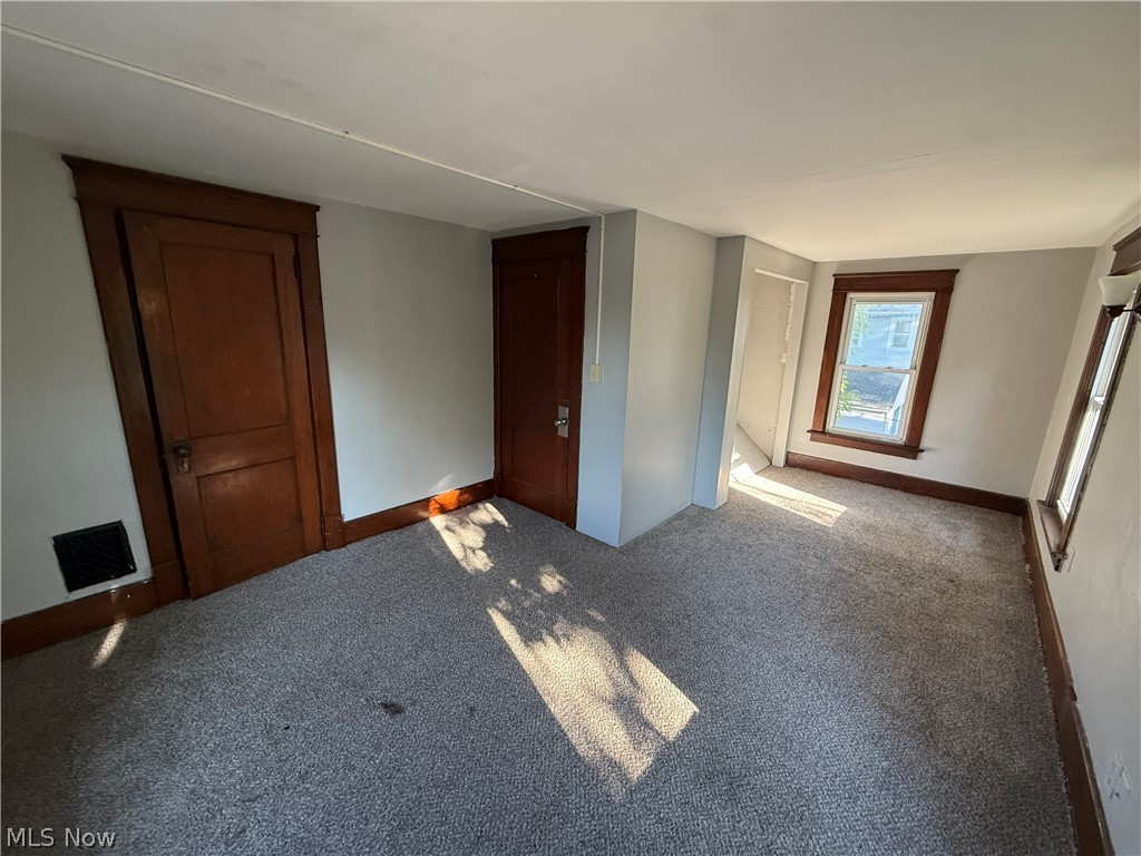 1033 Olive Avenue NE Warren OH 44483