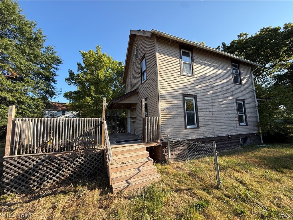 1033 Olive Avenue NE Warren OH 44483