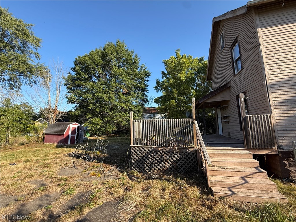 1033 Olive Avenue NE Warren OH 44483