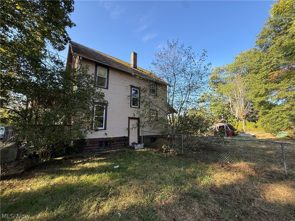 1033 Olive Avenue NE Warren OH 44483