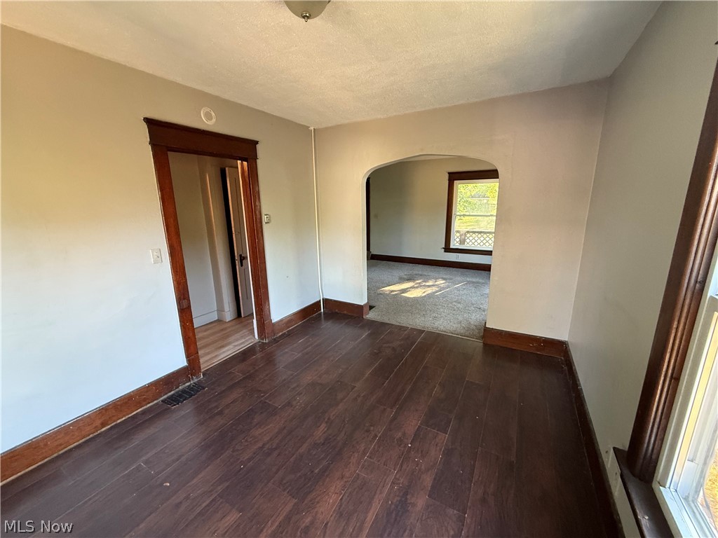 1033 Olive Avenue NE Warren OH 44483