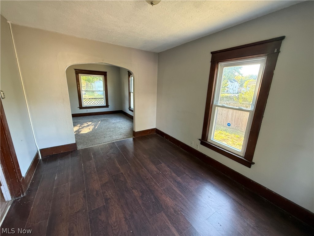 1033 Olive Avenue NE Warren OH 44483