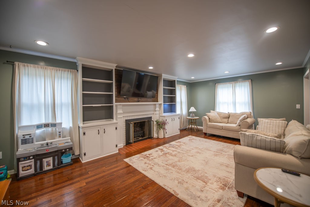 827 E 5th Street Dover OH 44622