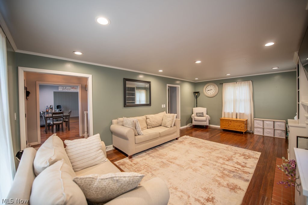 827 E 5th Street Dover OH 44622