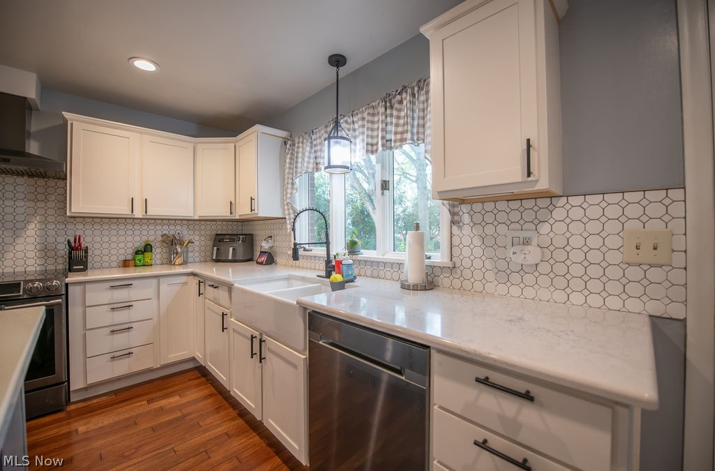 827 E 5th Street Dover OH 44622