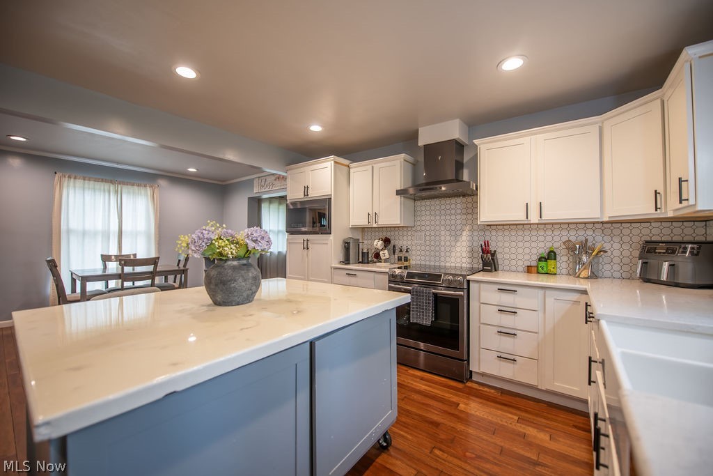 827 E 5th Street Dover OH 44622