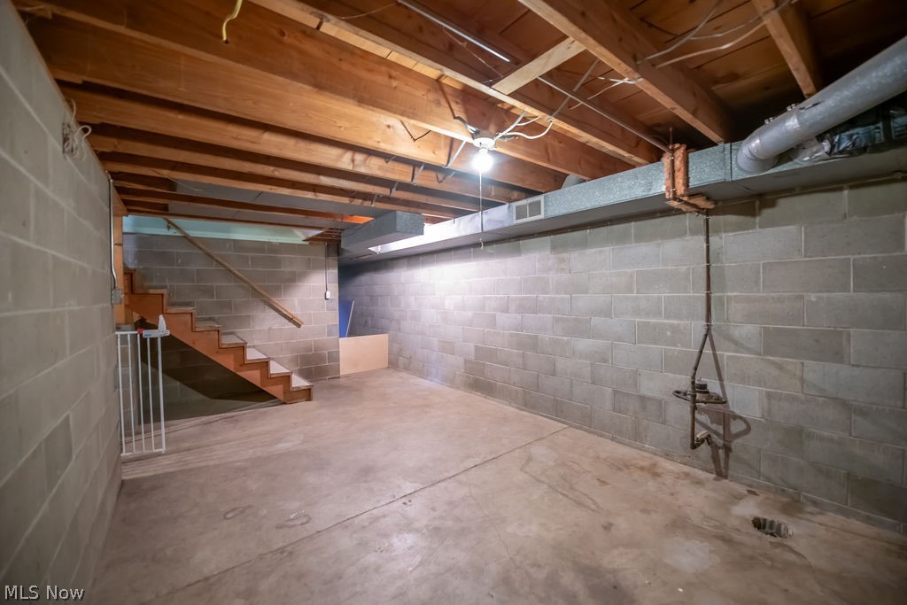 827 E 5th Street Dover OH 44622
