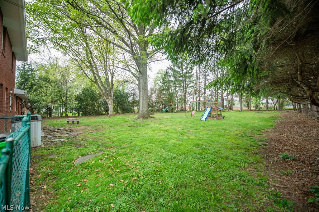 827 E 5th Street Dover OH 44622