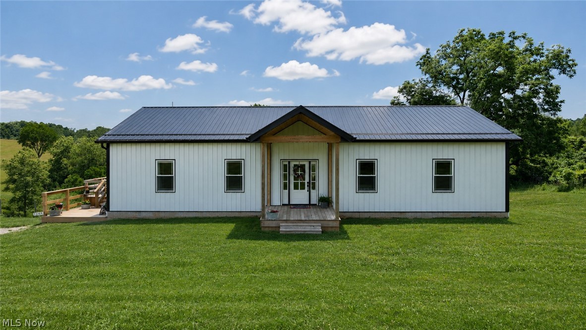 2244 N Parmiter Road NE Mcconnelsville OH 43756