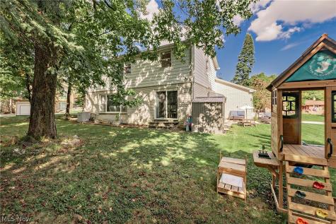 694 Simich Drive Seven Hills OH 44131