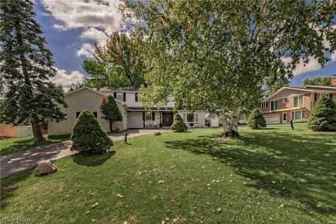 694 Simich Drive Seven Hills OH 44131