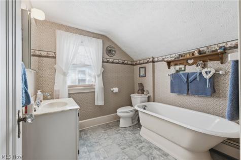 165 Shadyside Court Alliance OH 44601
