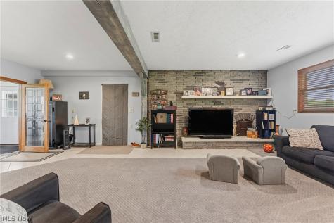 8120 Crow Road Litchfield OH 44253