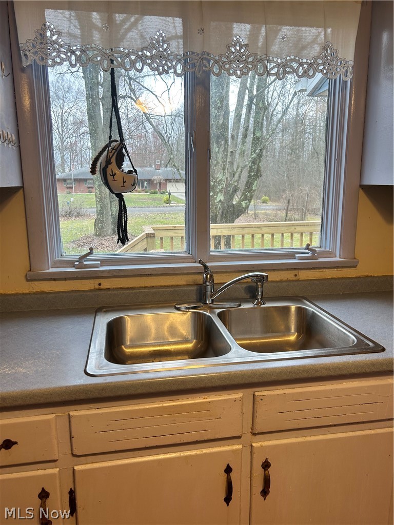 2394 Janice Drive Southington OH 44470