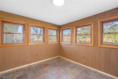 6370 Manchester Road Parma OH 44129
