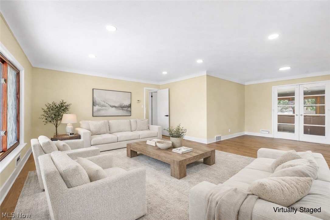 6370 Manchester Road Parma OH 44129
