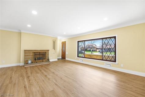 6370 Manchester Road Parma OH 44129